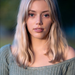 Grace Van Dien