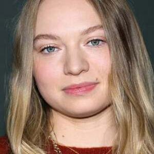 Mia Threapleton